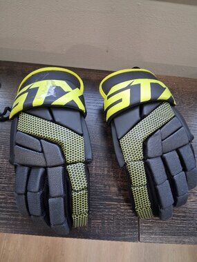 Stallion 100 M12 gloves Lacrosse Gloves Used